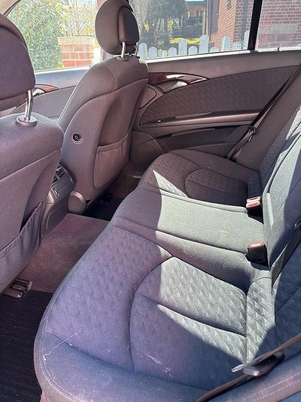 Gebraucht Mercedes E240 177 PS (130 kW) 2002 Schwarz Limousine