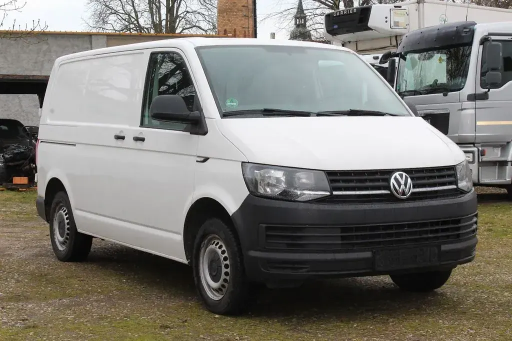 Gebraucht VW Transporter 102 PS (75 kW) 2019 Weiß Van