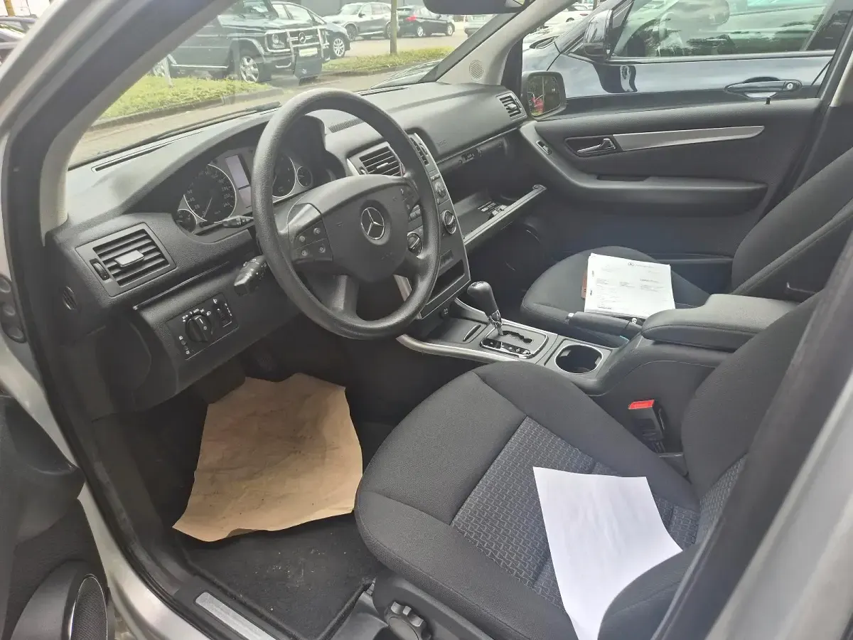 Gebraucht Mercedes B170 116 PS (85 kW) 2008 Silber Van / Kleinbus