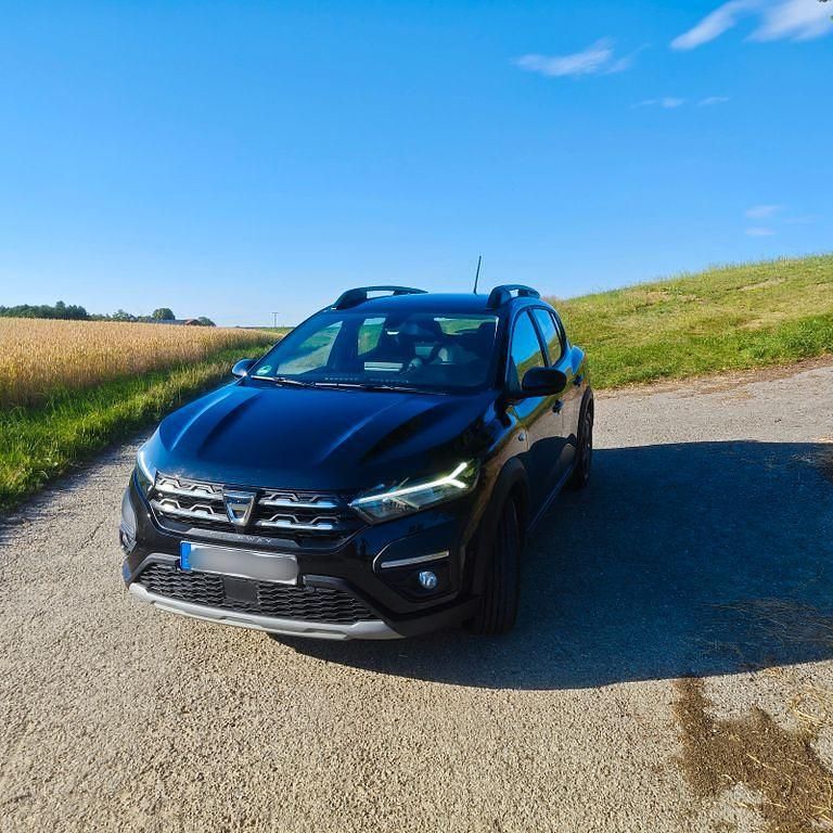 Schwarz Gebraucht 2021 Dacia Sandero Comfort Kleinwagen | 10.800 € (Guter Preis) - Bild 1/4