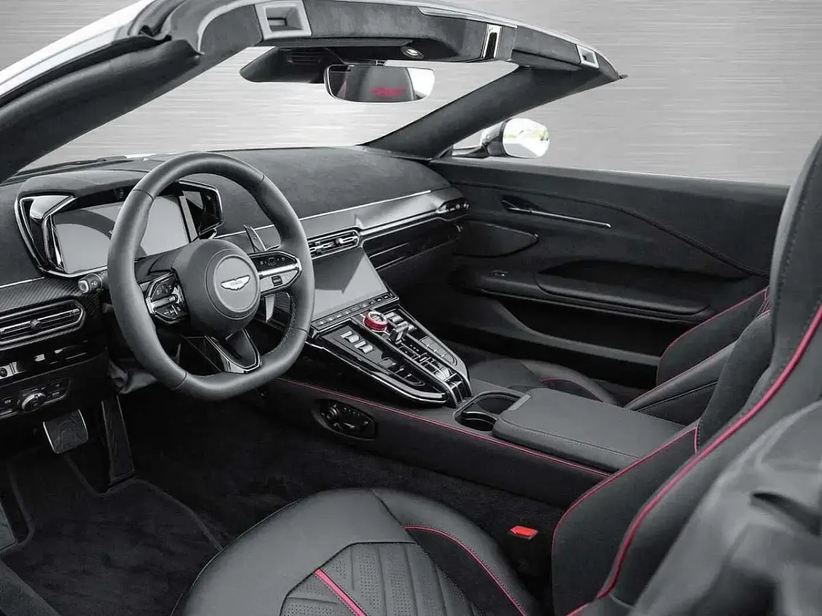 Neu Aston Martin V8 Vantage 680 PS (500 kW) 2026 Apex grey Cabrio