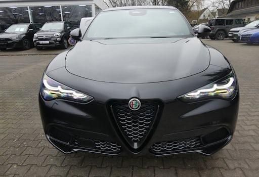 Neu Alfa Romeo Stelvio Veloce 210 PS (154 kW) 2025 Schwarz SUV