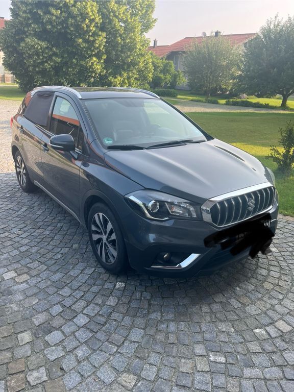 Grau Gebraucht 2018 Suzuki SX4 S-Cross Comfort+ SUV | 16.900 € (Fairer Preis) - Bild 1/4