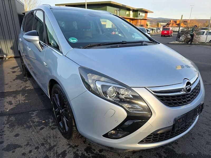 Diamant blau(m2) / diam silb Gebraucht 2015 Opel Zafira Tourer Innovation Van / Kleinbus | 12.900 € (Etwas zu teuer) - Bild 1/4