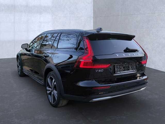Gebraucht Volvo V60 CC 145 PS (106 kW) 2023 Kombi