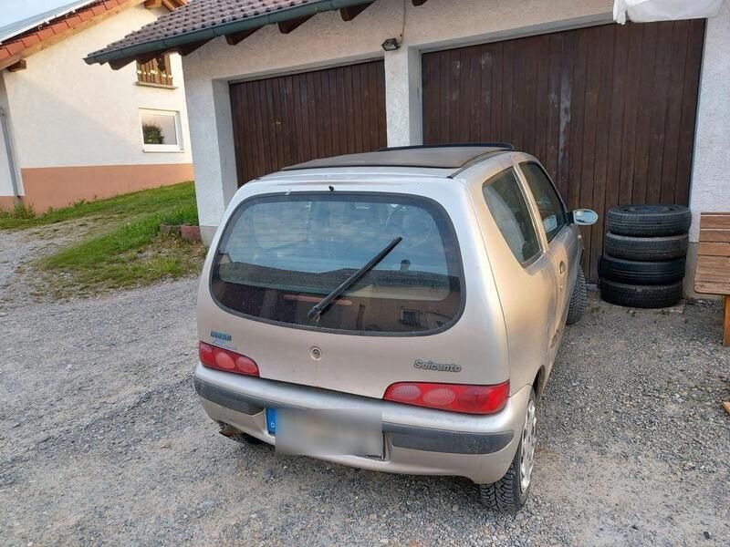 Andere außenfarben Gebraucht 2003 Fiat Seicento Kleinwagen | 500 € (Superpreis) - Bild 1/2