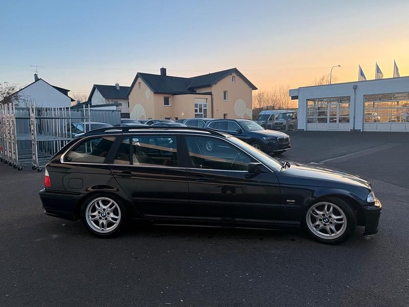 Gebraucht BMW 320 170 PS (125 kW) 2001 Schwarz Kombi