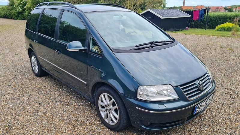 Grün Gebraucht 2005 VW Sharan Van / Kleinbus | 2.850 € (Etwas zu teuer) - Bild 1/4