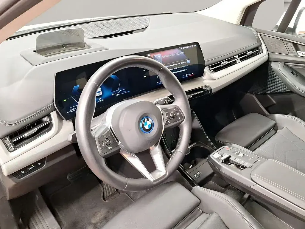 Gebraucht BMW 230e Active Tourer Sport Line 150 PS (110 kW) 2022 Weiß Van / Kleinbus