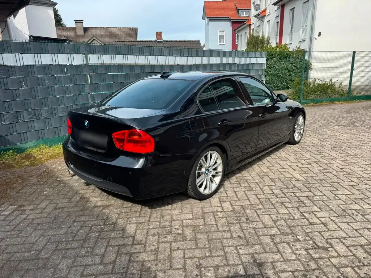 Gebraucht BMW 325 M Sport 197 PS (144 kW) 2008 Schwarz Limousine