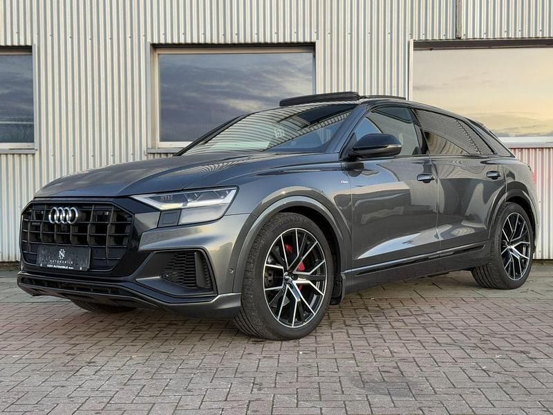 Grau Gebraucht 2018 Audi Q8 S-Line SUV | 54.990 € (Fairer Preis) - Bild 1/4