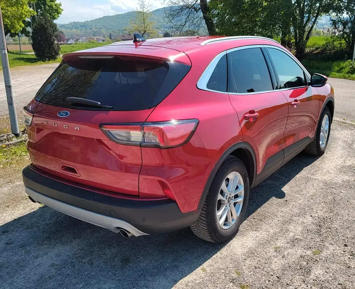 Gebraucht Ford Kuga 190 PS (139 kW) 2020 Rot SUV