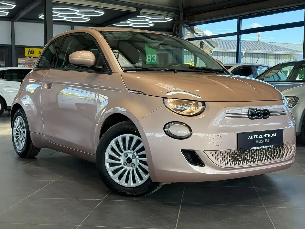 Gebraucht Fiat 500e Basis 69 kW (95 PS) 2024 Ab  hatchback red Limousine