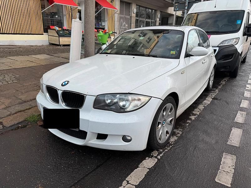 Weiß Gebraucht 2008 BMW 120 M Sport Kleinwagen | 2.950 € (Superpreis) - Bild 1/4