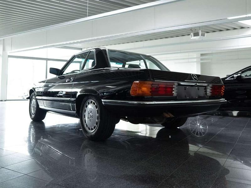 Gebraucht Mercedes 560 231 PS (169 kW) 1988 Blauschwarzmetallik Cabrio