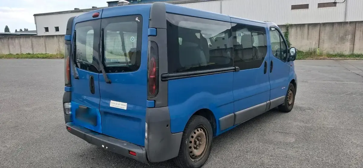 Gebraucht Renault Trafic 101 PS (74 kW) 2003 Blau Van / Kleinbus