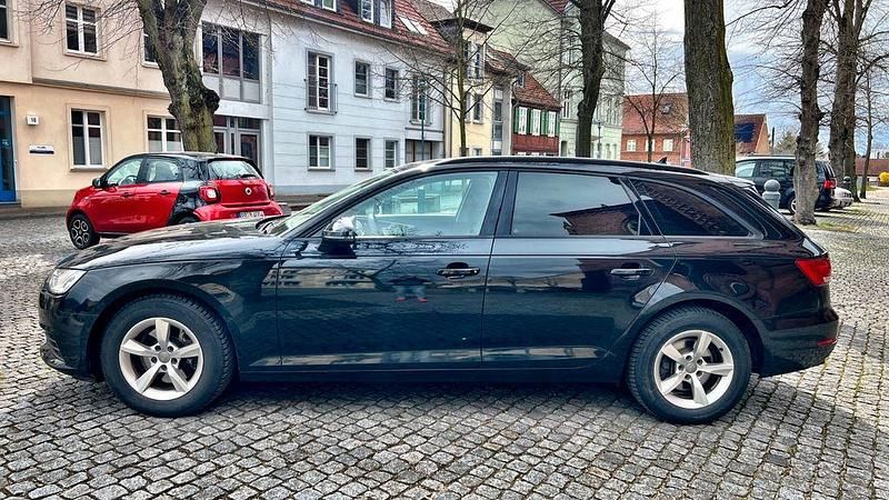 Gebraucht Audi A4 150 PS (110 kW) 2016 Schwarz Kombi