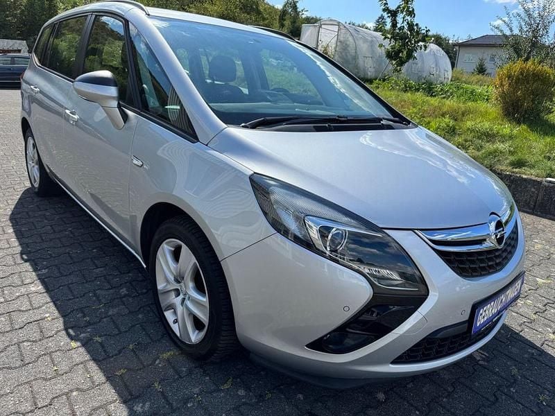 Grau Gebraucht 2016 Opel Zafira Van / Kleinbus | 10.900 € (Fairer Preis) - Bild 1/4