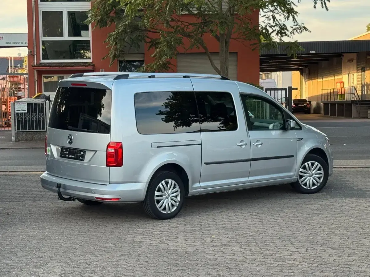 Gebraucht VW Caddy Maxi 110 PS (80 kW) 2020 Silber Van / Kleinbus