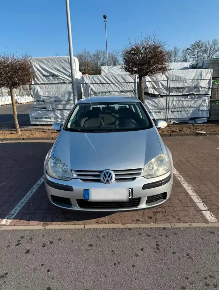 Gebraucht VW Golf IV 75 PS (55 kW) 2005 Silber Limousine