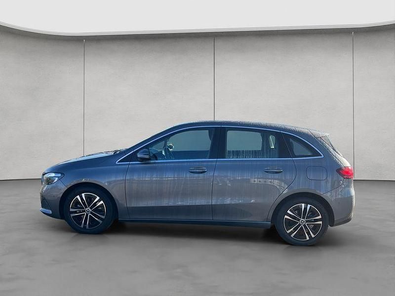 Second-hand Mercedes B180 Advanced 136 CP (100 kW) 2025 Gri Monovolum