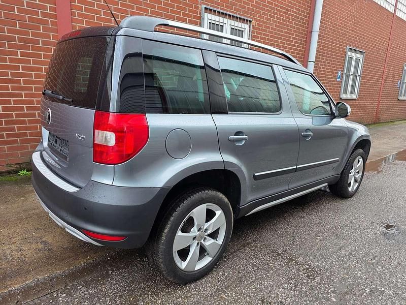 Gebraucht Skoda Yeti Plus Edition 105 PS (77 kW) 2012 Platingrau metallic SUV