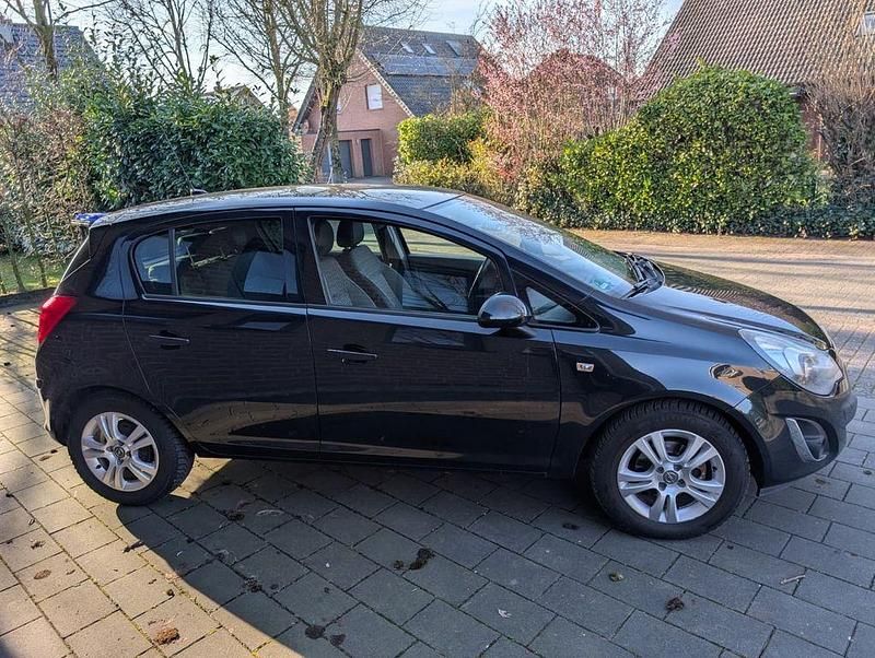 Gebraucht Opel Corsa Innovation 101 PS (74 kW) 2013 Schwarz Kleinwagen