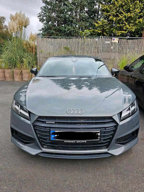 Grau Gebraucht 2016 Audi TT Coupé | 25.700 € (Etwas zu teuer) - Bild 1/4