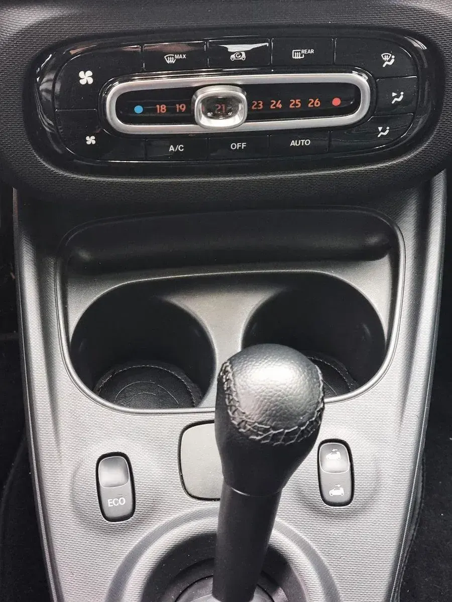 Używany Smart ForTwo Cabrio Brabus 60 kW (82 KM) 2017 Czarny Kabriolet