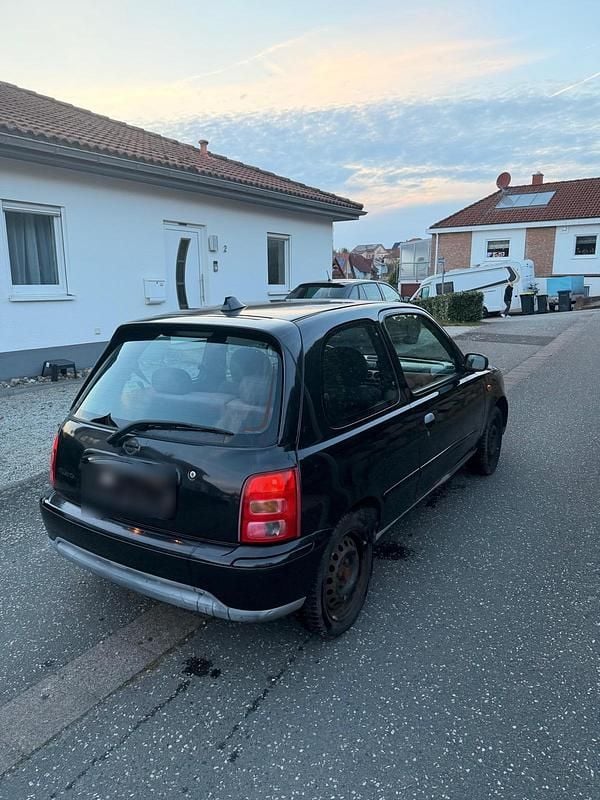 Usata Nissan Micra 59 CV (43 kW) 2001 Nero Utilitaria