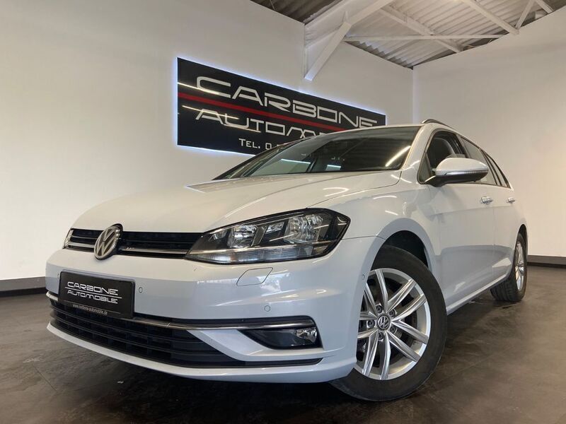 Silber Gebraucht 2018 VW Golf VII Comfortline Kombi | 12.790 € (Fairer Preis) - Bild 1/4