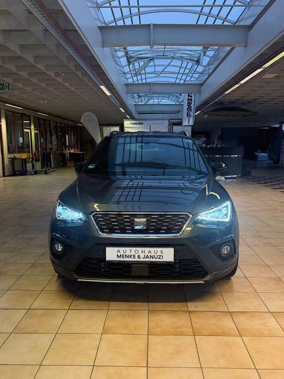 Grau Gebraucht 2020 Seat Arona XCELLENCE SUV | 15.590 € (Guter Preis) - Bild 1/4