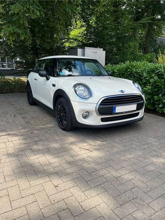 Weiß Gebraucht 2015 Mini ONE Kleinwagen | 6.800 € (Fairer Preis) - Bild 1/4