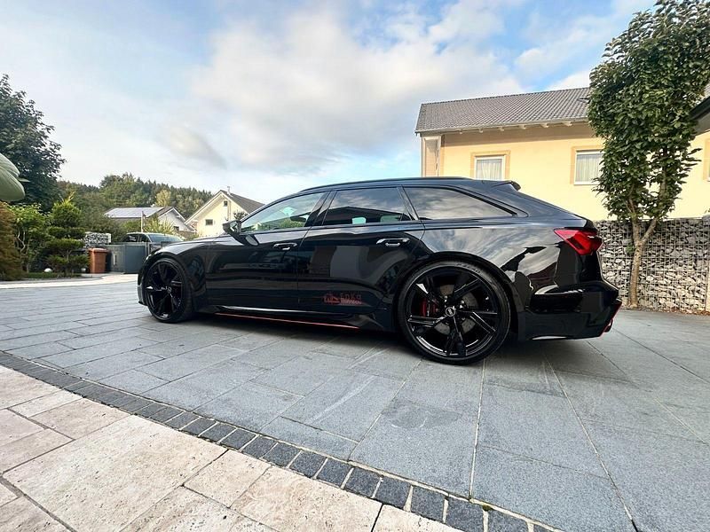 Schwarz Gebraucht 2022 Audi RS6 Ambiente Kombi | 109.999 € (Teuer) - Bild 1/4