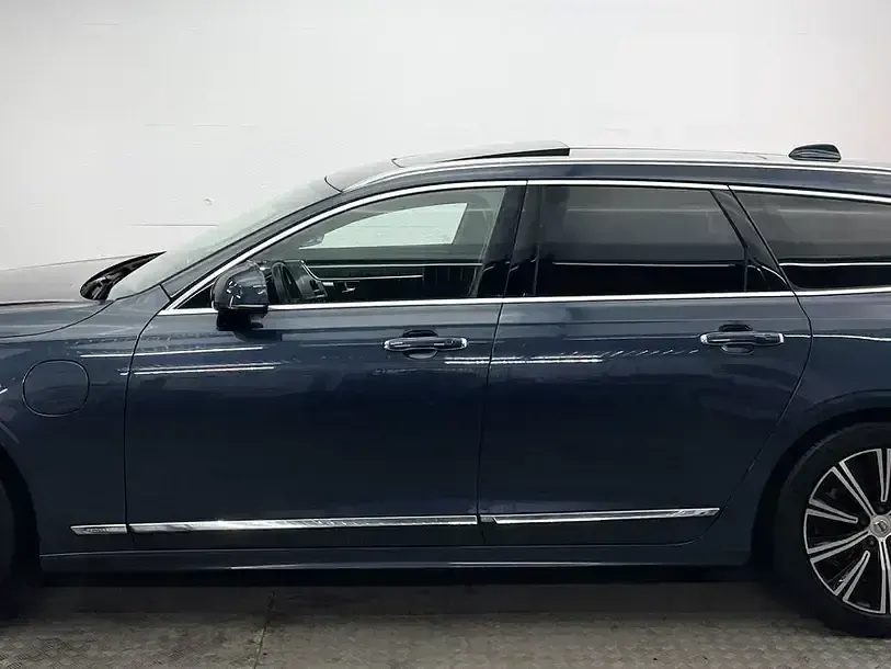 Gebraucht Volvo V90 455 PS (334 kW) 2022 Denim blue (metallic) Kombi