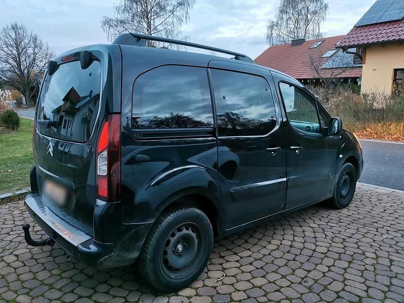 Schwarz Gebraucht 2016 Citroën Berlingo Van / Kleinbus | 4.800 € (Superpreis) - Bild 1/4