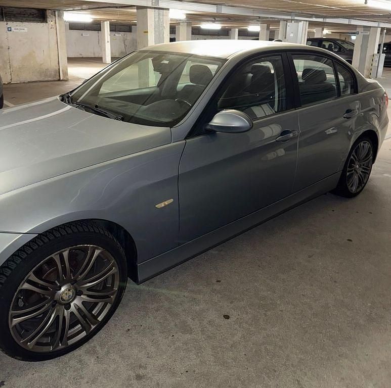 Gebraucht BMW 320 150 PS (110 kW) 2005 Grau Limousine