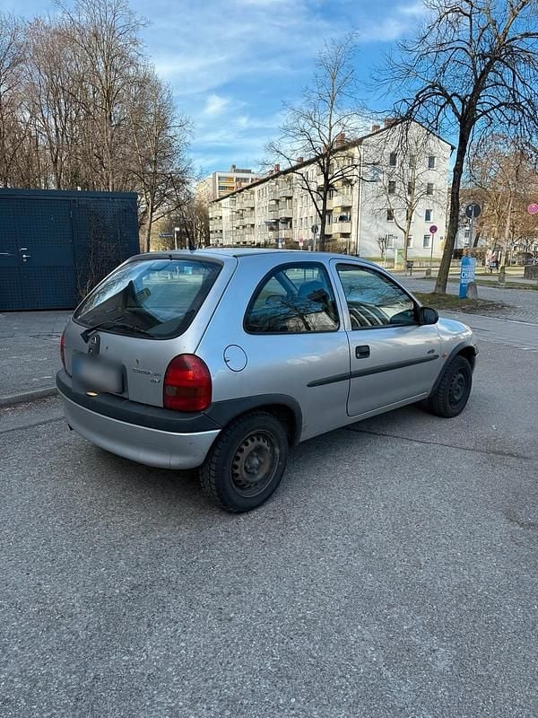 Gebraucht Opel Corsa 90 PS (66 kW) 1997 Silber Kleinwagen