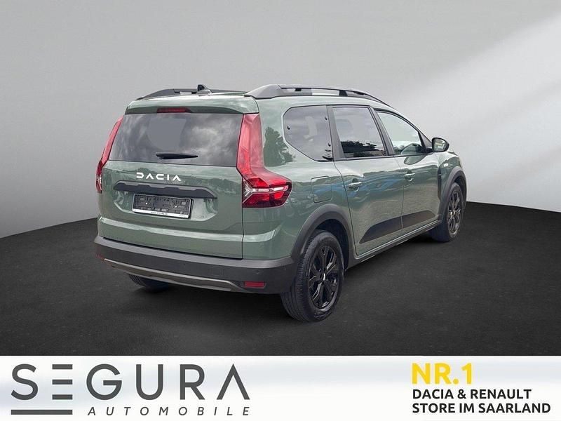 Gebraucht Dacia Jogger Expression 110 PS (80 kW) 2023 Safari grün Van / Kleinbus