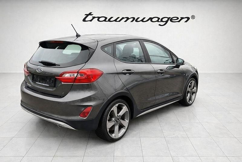 Gebraucht Ford Fiesta 101 PS (74 kW) 2019 Grau Kleinwagen