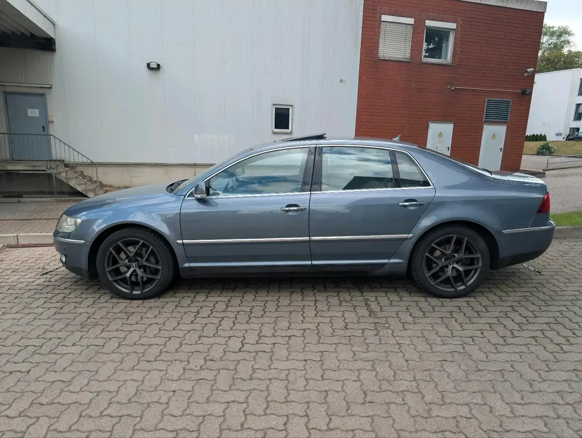 Gebraucht VW Phaeton 239 PS (175 kW) 2009 Grau Limousine