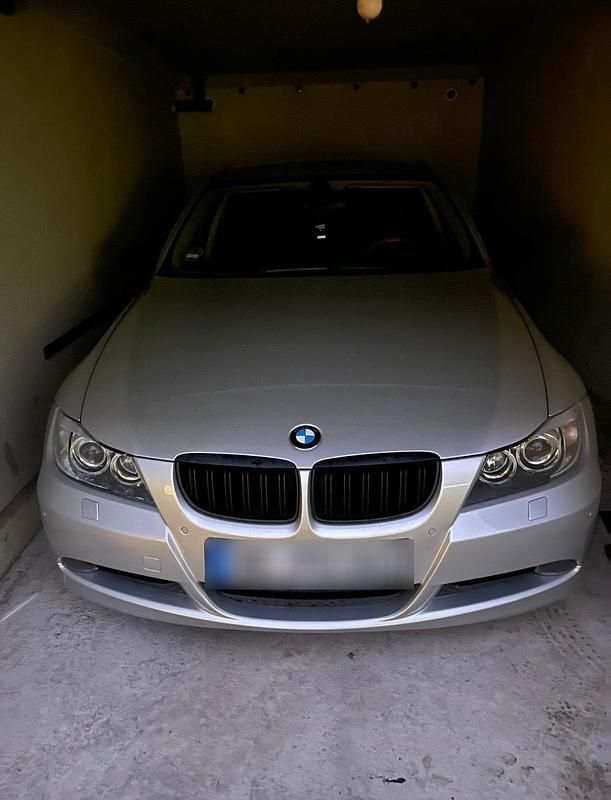 Gebraucht BMW 318 129 PS (94 kW) 2006 Silber Limousine