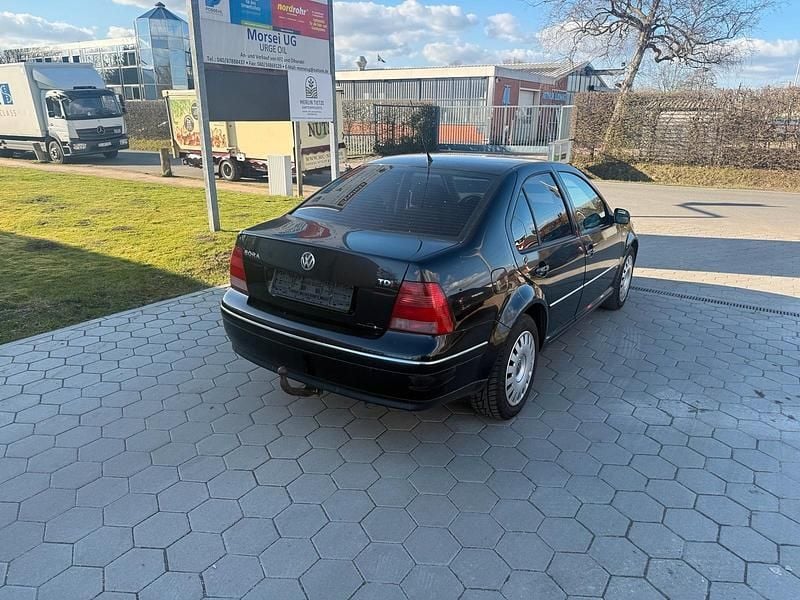 Gebraucht VW Bora 101 PS (74 kW) 2003 Schwarz Limousine