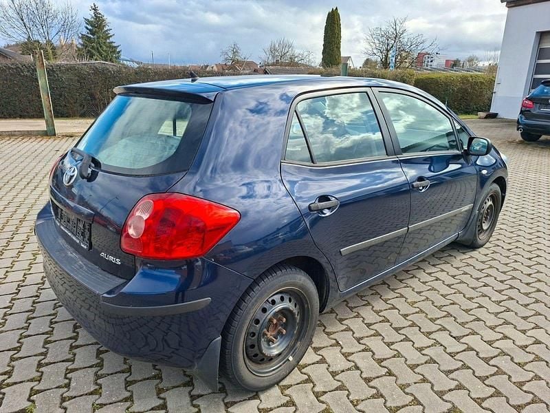 Gebraucht Toyota Auris Basis 97 PS (71 kW) 2008 Blau Kleinwagen