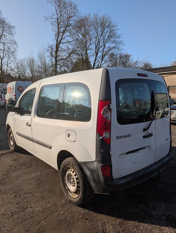 Gebraucht Renault Kangoo 110 PS (80 kW) 2010 Weiß Limousine