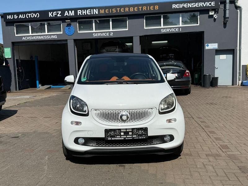 Weiß Gebraucht 2016 Smart ForFour Limousine | 6.990 € (Guter Preis) - Bild 1/4