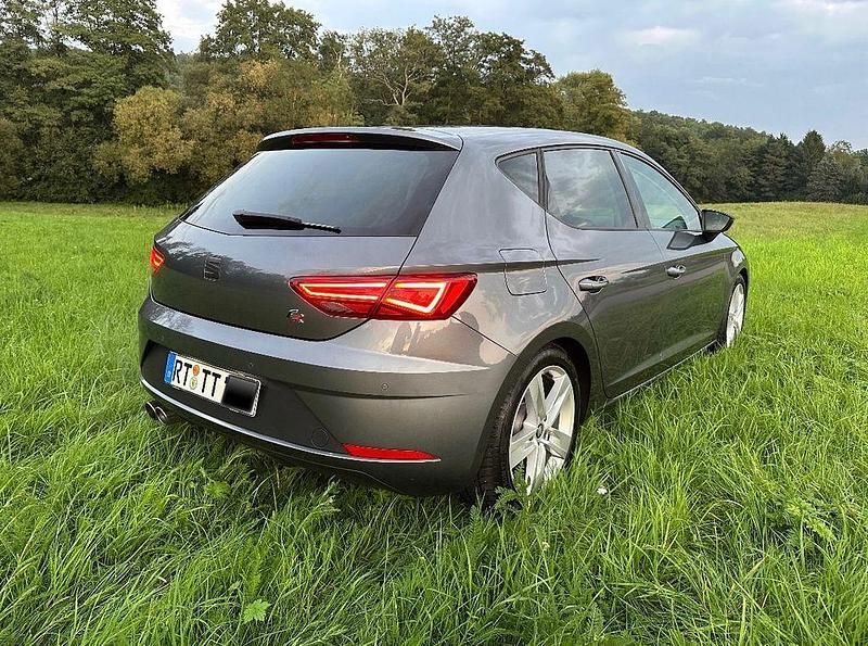 Używany Seat Leon FR 150 KM (110 kW) 2018 Szary Sedan/Limuzyna