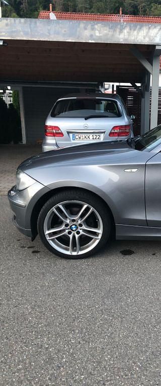Gebraucht BMW 120 Sport Line 177 PS (130 kW) 2010 Grau Kleinwagen