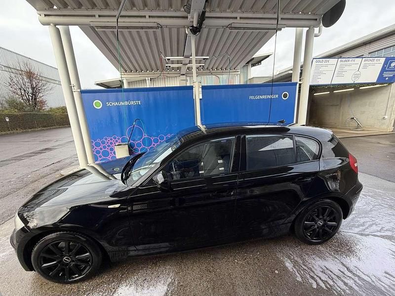 Gebraucht BMW 118 170 PS (125 kW) 2011 Schwarz Kleinwagen