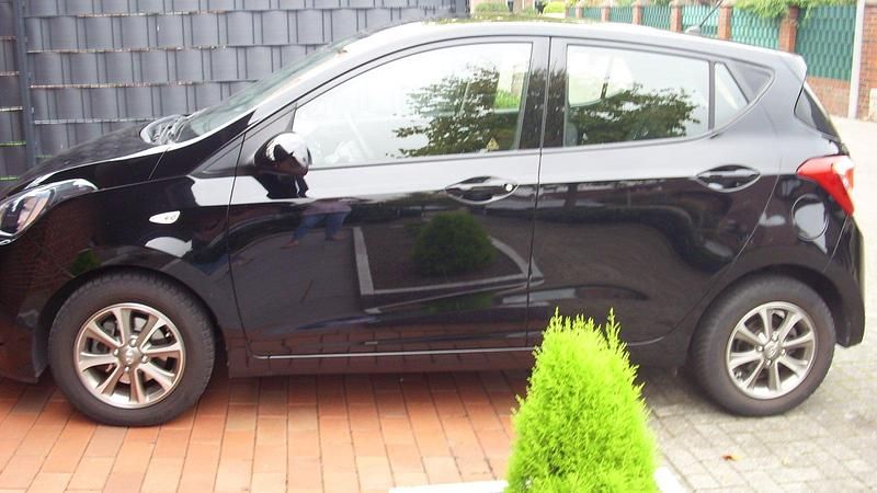 Schwarz Gebraucht 2014 Hyundai i10 Kleinwagen | 6.000 € (Guter Preis) - Bild 1/3